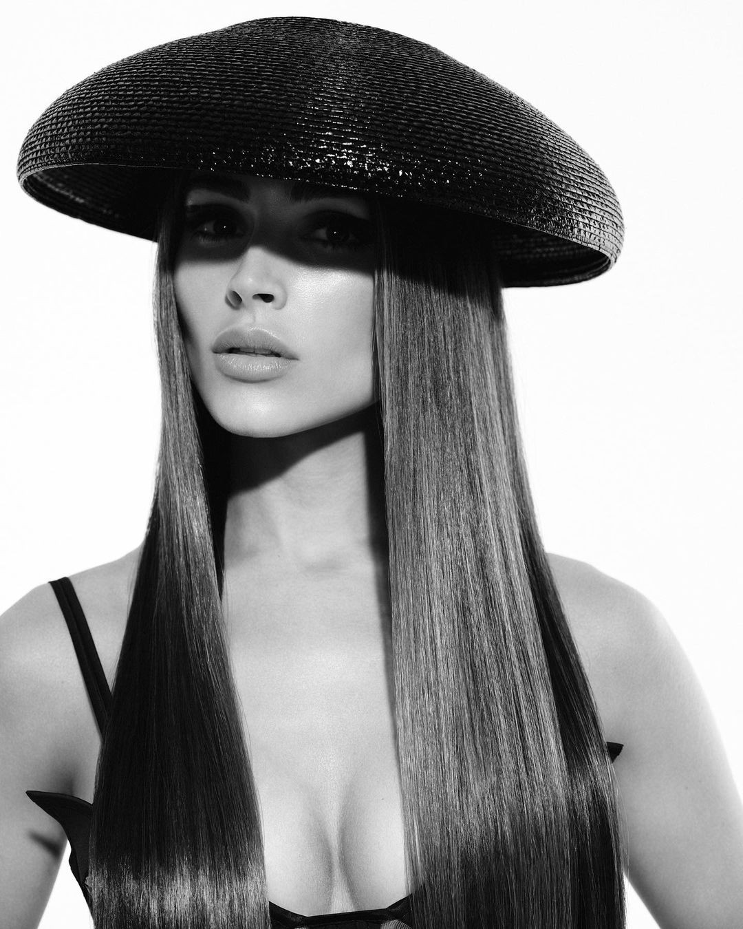 olivia-culpo-topless-lofficiel-italia-thefappening-cfd-3 Olivia Culpo Boobs