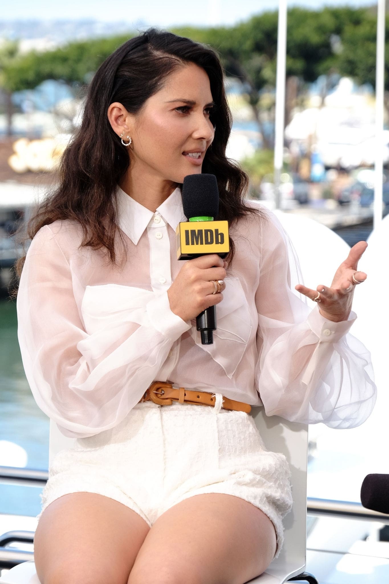 olivia-munn-sexy-arrives-at-comic-con-thefappening-cfd-5 olivia munn sexy arrives at comic con thefappening cfd 5