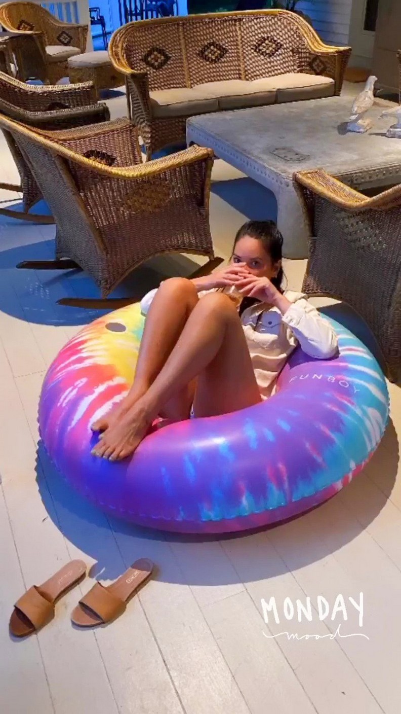 olivia-munn-sexy-feet-and-tight-ass-in-a-bikini-thefappeningpro-1 Olivia Munn Sexy Feet And Tight Ass In A Bikini