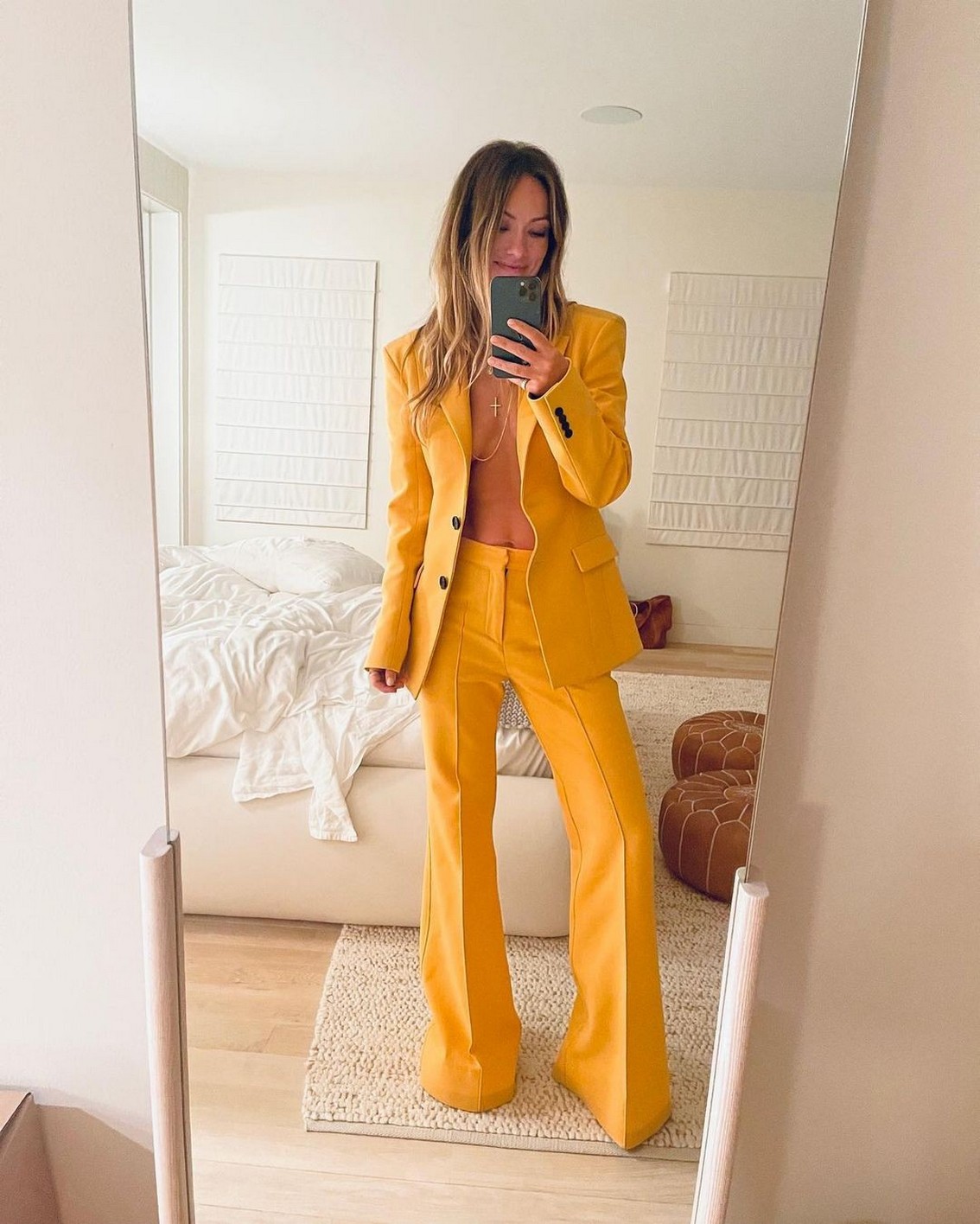 olivia-wilde-braless-thefappening-cfd-6-1 Olivia Wilde Braless In Yellow Jacket