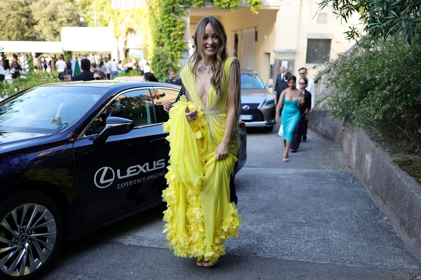 olivia-wilde-cleavage-thefappening-cfd-12 Olivia Wilde Paparazzi