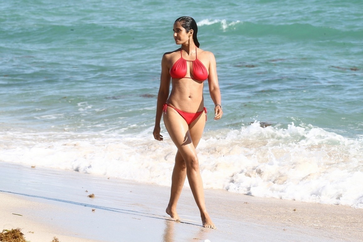 padma-lakshmi-red-bikini-108 padma lakshmi red bikini 108