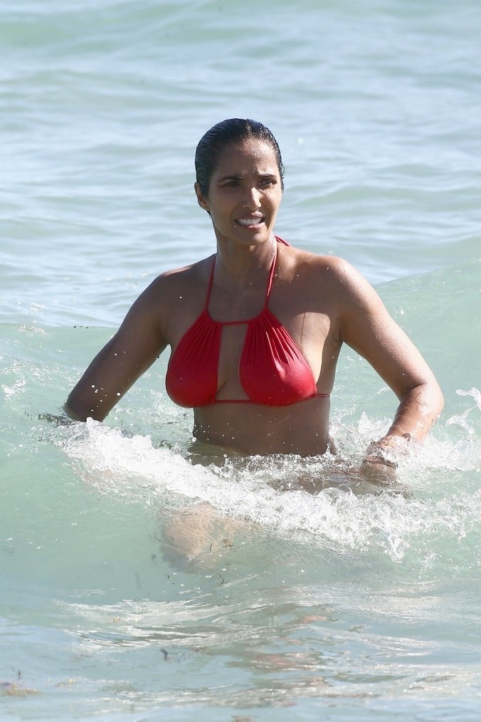 padma-lakshmi-red-bikini-117 padma lakshmi red bikini 117