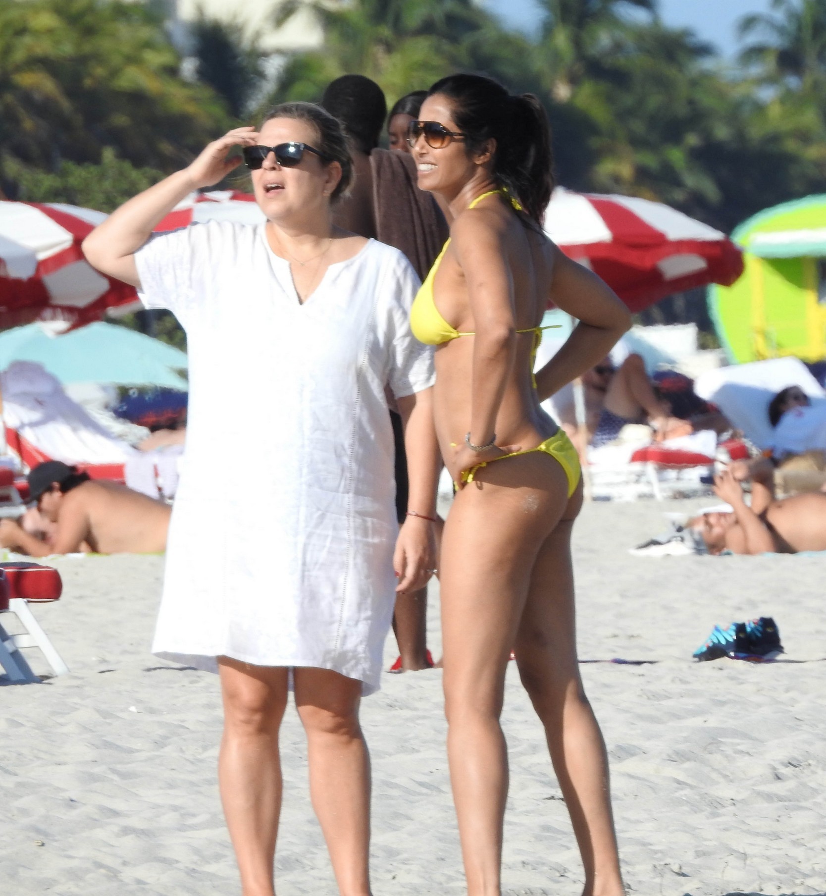 padma-lakshmi-sexy-bikini-14 padma lakshmi sexy bikini 14
