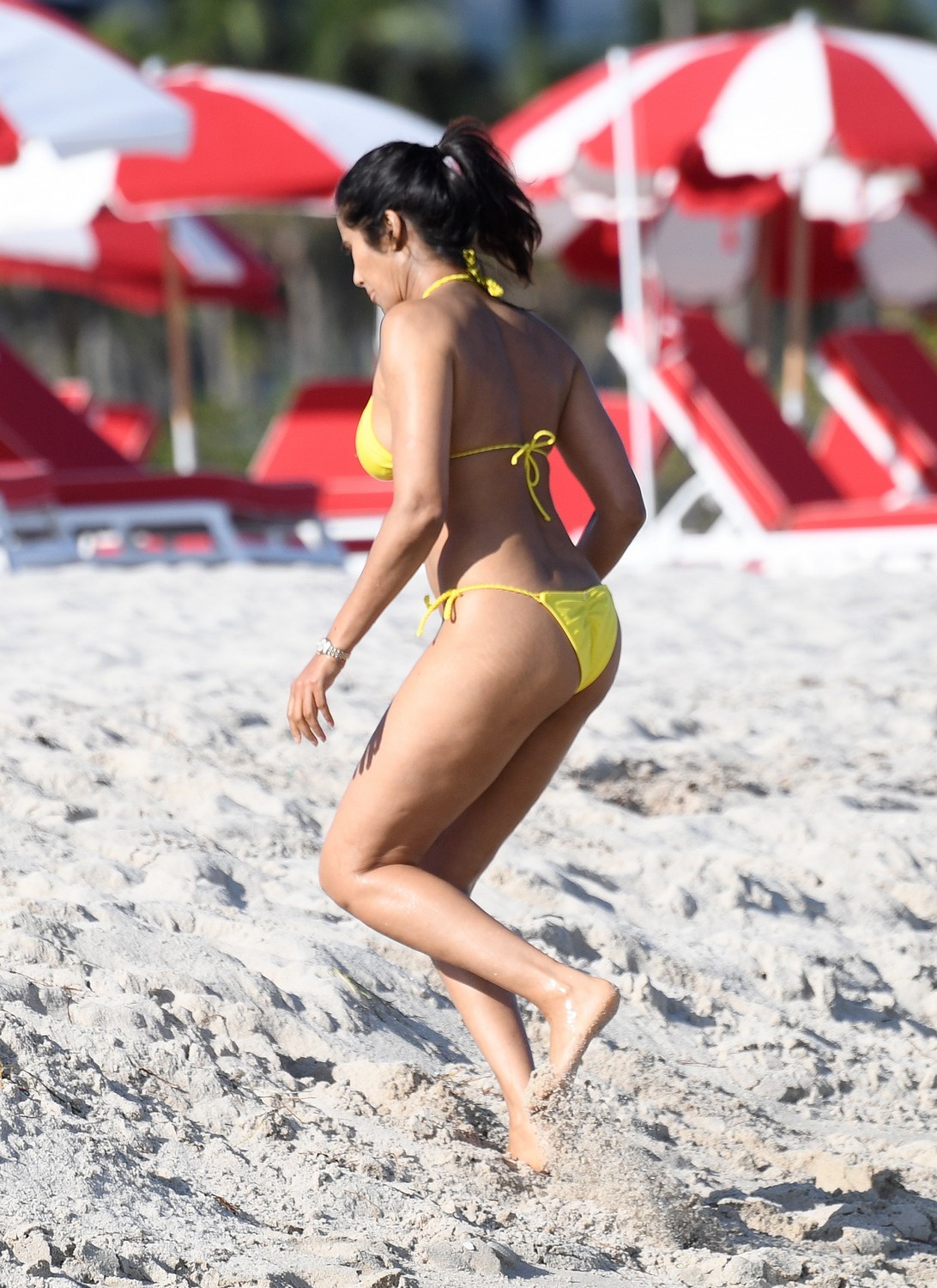 padma-lakshmi-sexy-bikini-23 padma lakshmi sexy bikini 23
