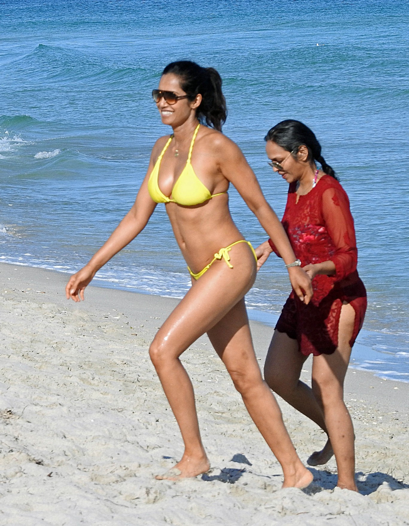 padma-lakshmi-sexy-bikini-3 padma lakshmi sexy bikini 3