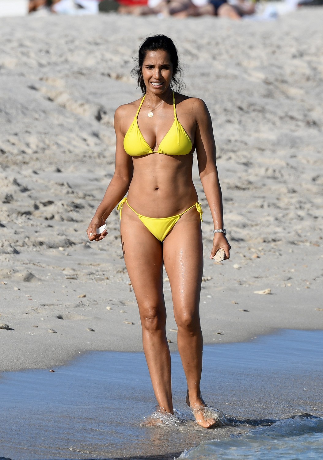 padma-lakshmi-sexy-bikini-32 padma lakshmi sexy bikini 32