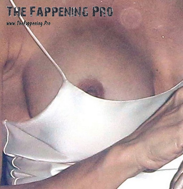 pamela anderson tits slip thefappening cfd 10