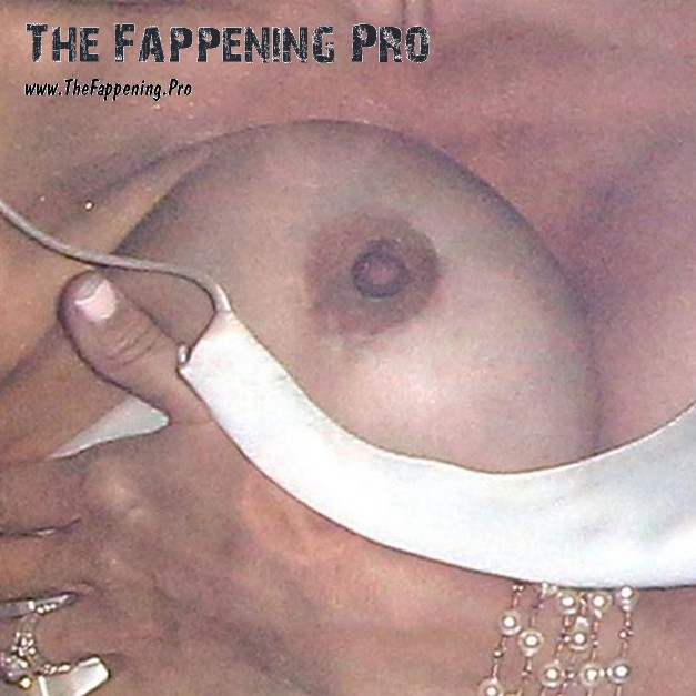 pamela anderson tits slip thefappening cfd 3
