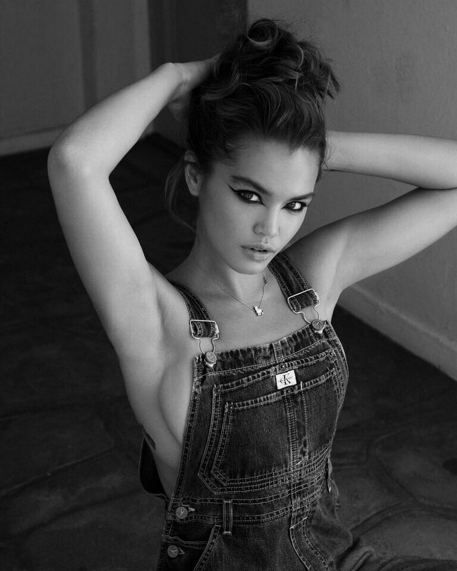 paris-berelc-looks-sexy-in-different-outfits-thefappening-cfd-21 Paris Berelc Braless