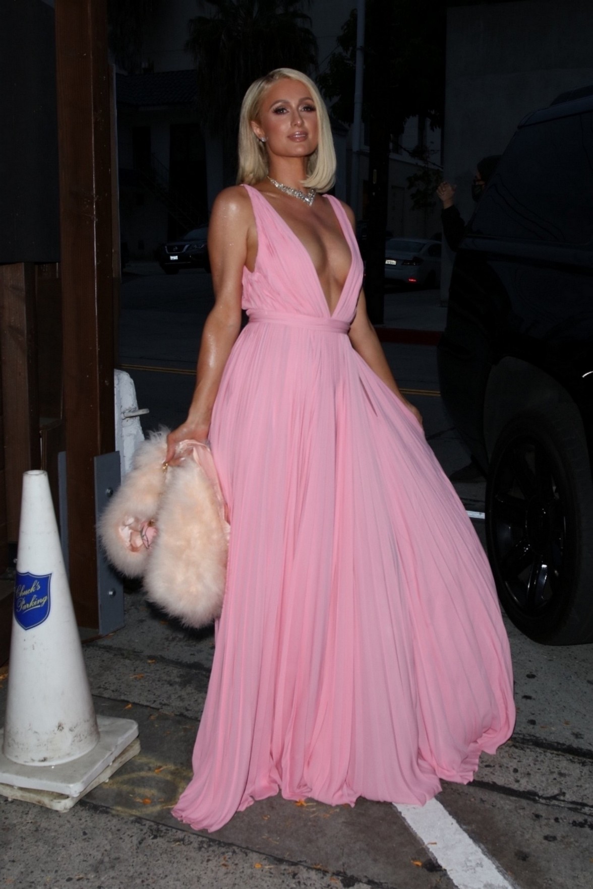 paris-hilton-sexy-at-oscars-dinner-party-thefappening-pro-8 Paris Hilton 2021