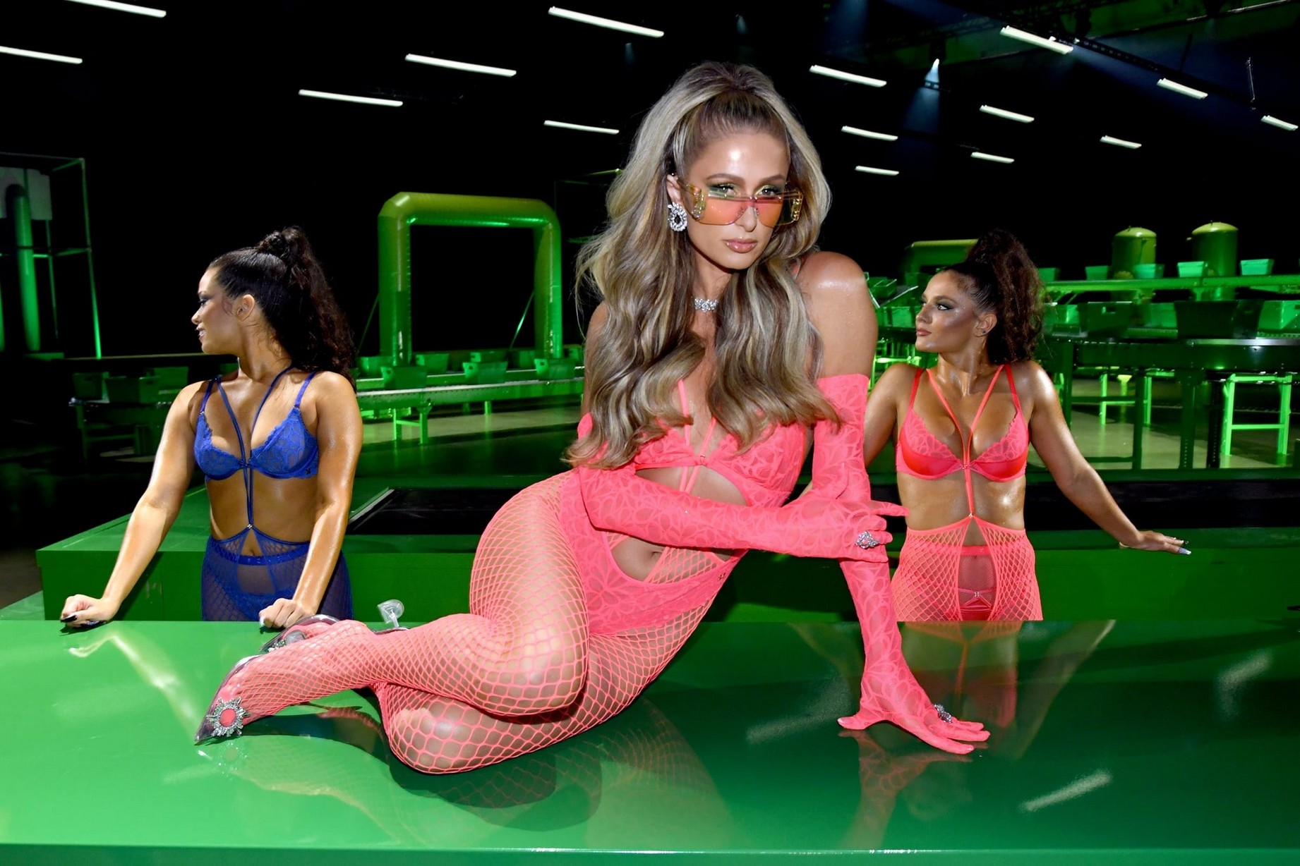 paris-hilton-sexy-at-rihannas-savage-x-fenty-show-thefappeningpro-3 Paris Hilton Pink Lingerie