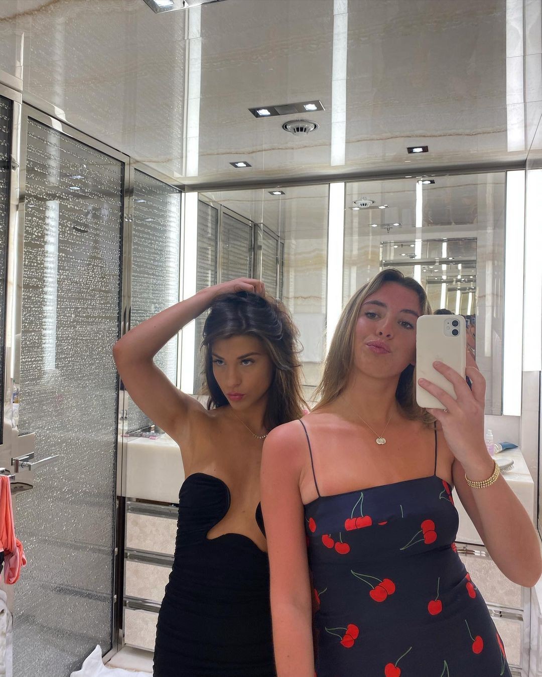 phoebe-gates-sexy-thefappening-cfd-4 Phoebe Gates Selfie