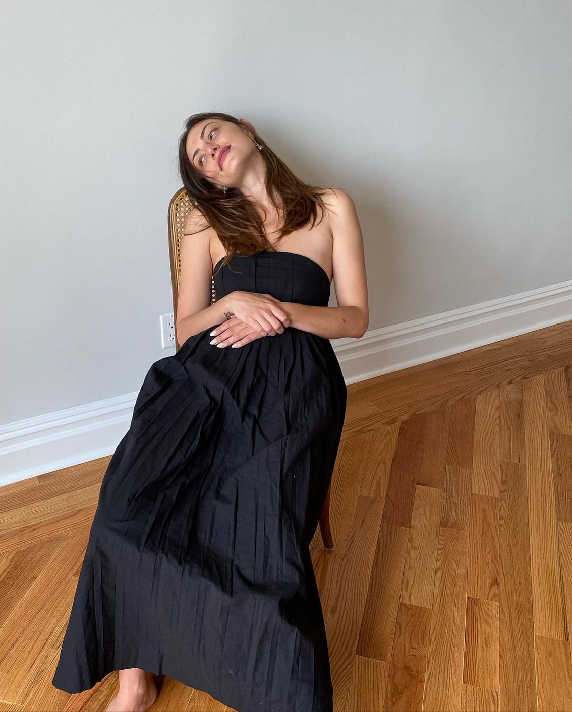 phoebe-tonkin-barefoot-sexy-thefappening-cfd-3 Phoebe Tonkin Fappening