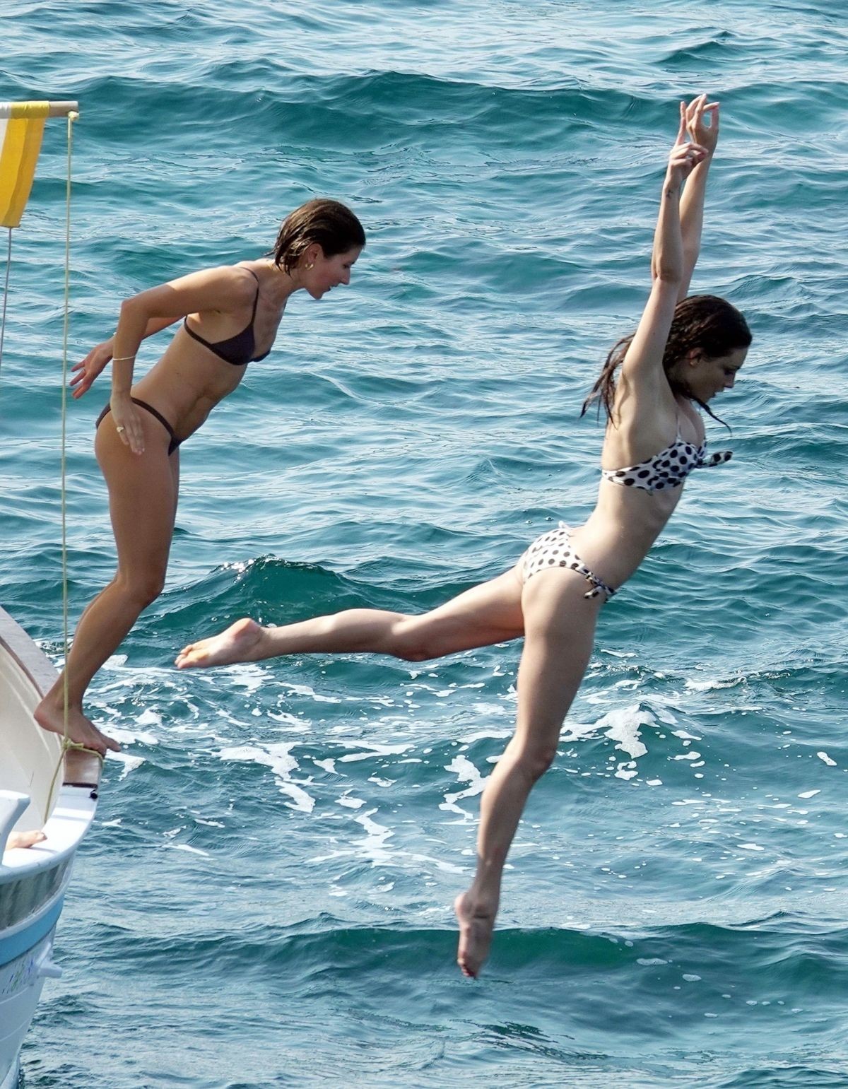 phoebe-tonkin-sexy-2 Phoebe Tonkin Ass