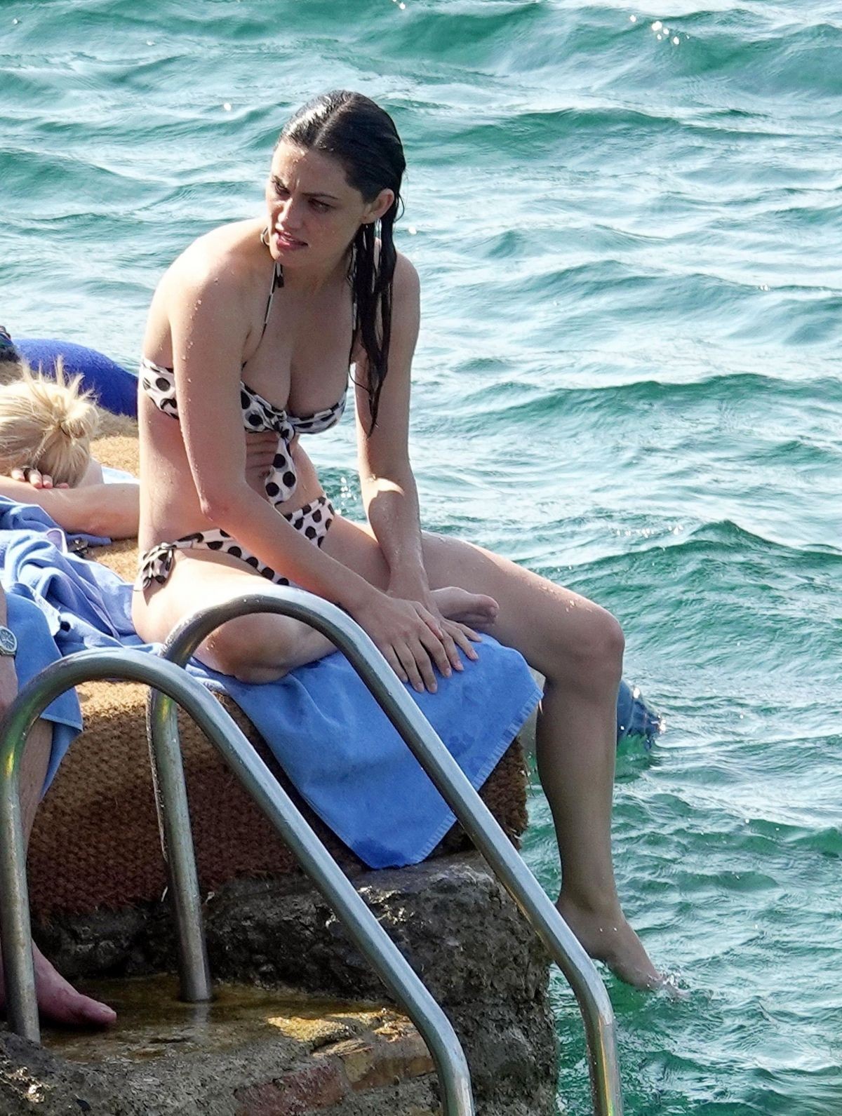 phoebe-tonkin-sexy-6 Phoebe Tonkin Tits