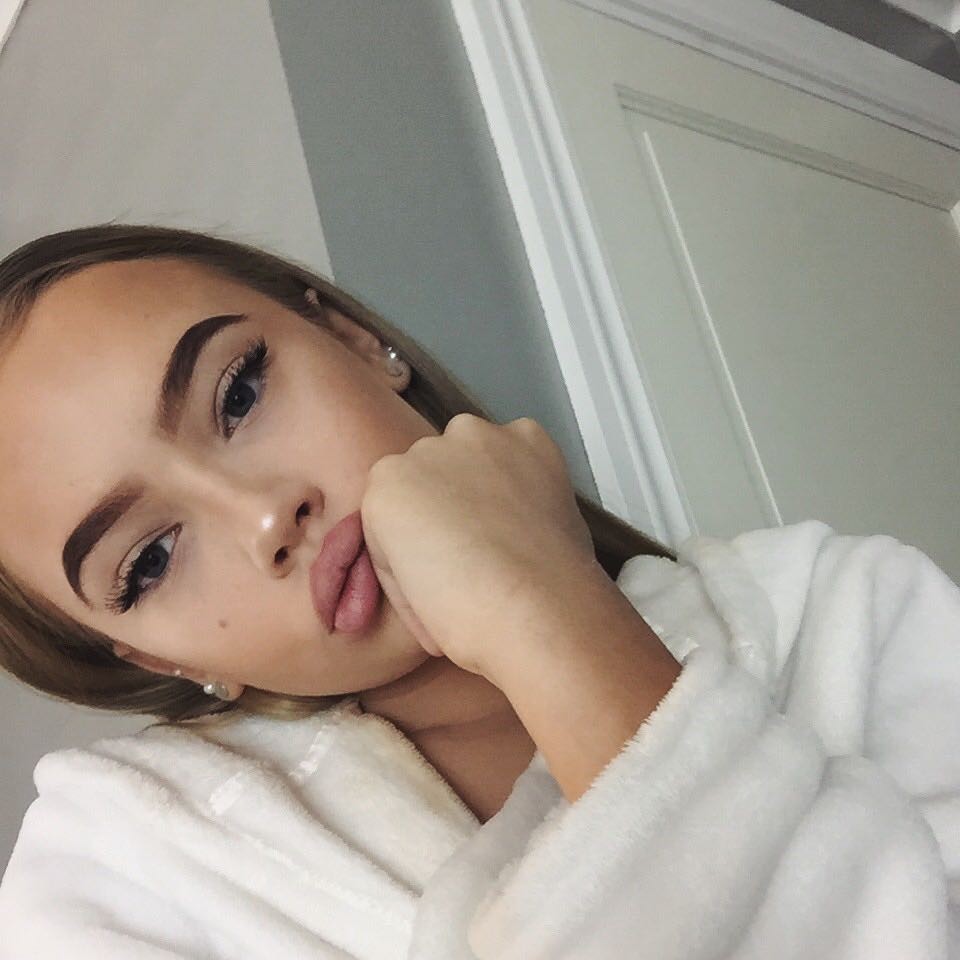 photos-of-emma-ellingsenns-cute-face-that-you-go-to-cum-on-thefappening-pro-1 photos of emma ellingsenns cute face that you go to cum on thefappening pro 1