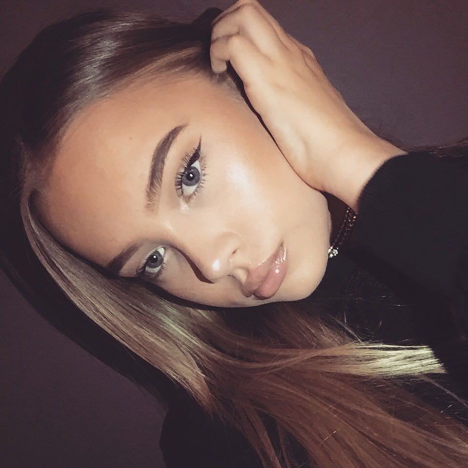 photos-of-emma-ellingsenns-cute-face-that-you-go-to-cum-on-thefappening-pro-2 photos of emma ellingsenns cute face that you go to cum on thefappening pro 2