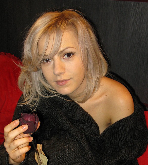 poli-genova-sexy-eurovision-fappening-11 Poli Genova Paparazzi