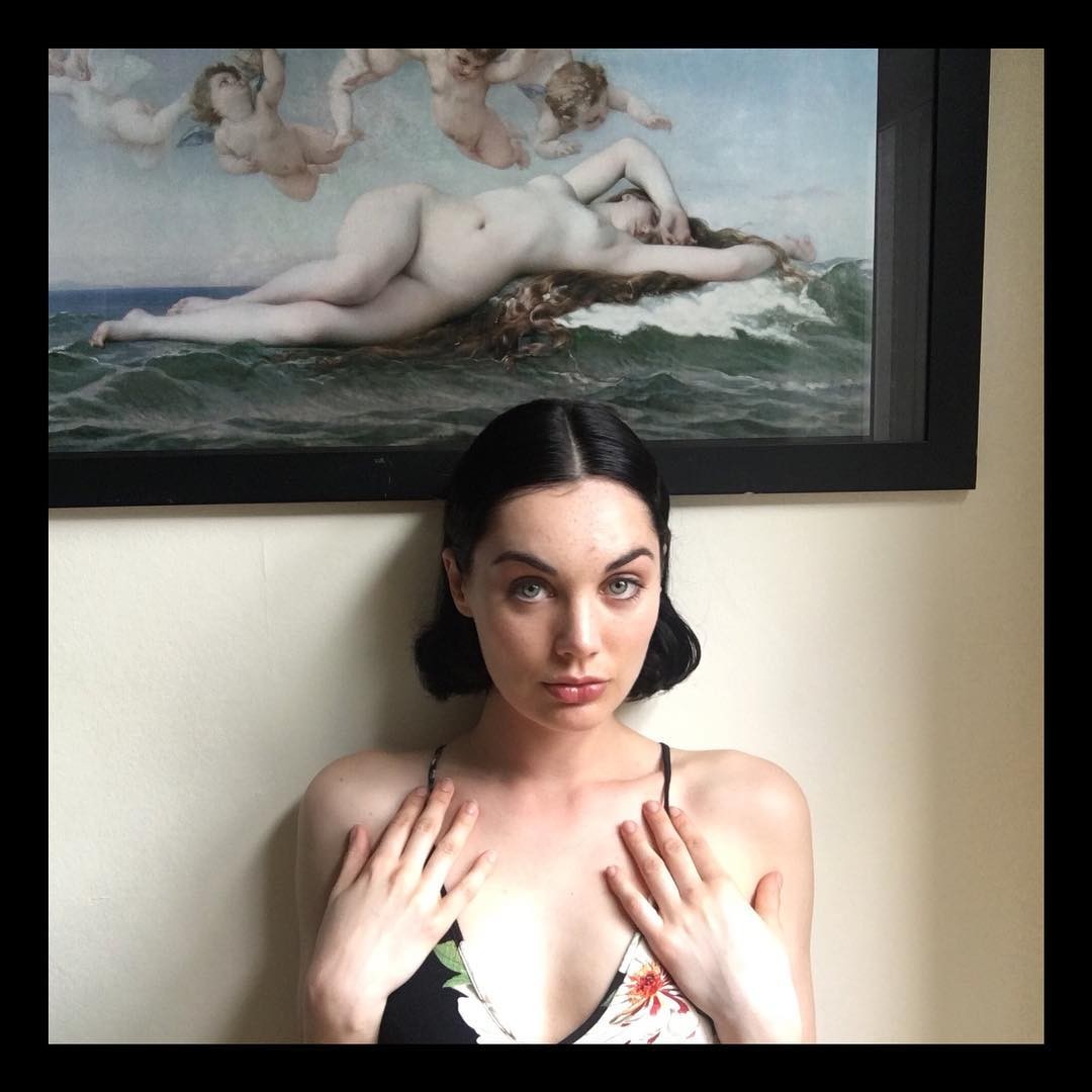 poppy-corby-tuech-sexy-thefappening-cfd-17 Poppy Corby-Tuech Cleavage