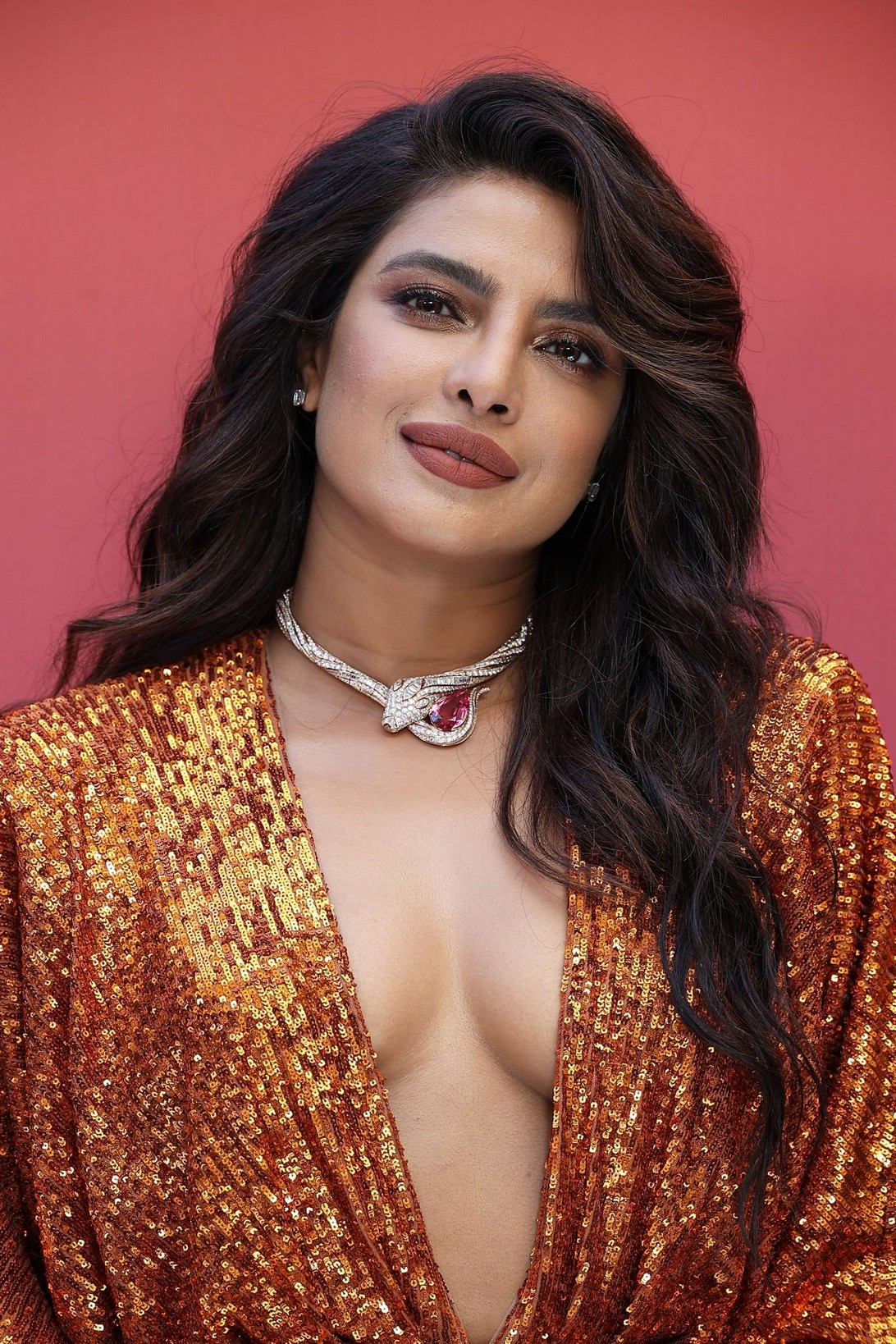 priyanka-chopra-deep-cleavage-thefappening-cfd-3 priyanka chopra deep cleavage thefappening cfd 3