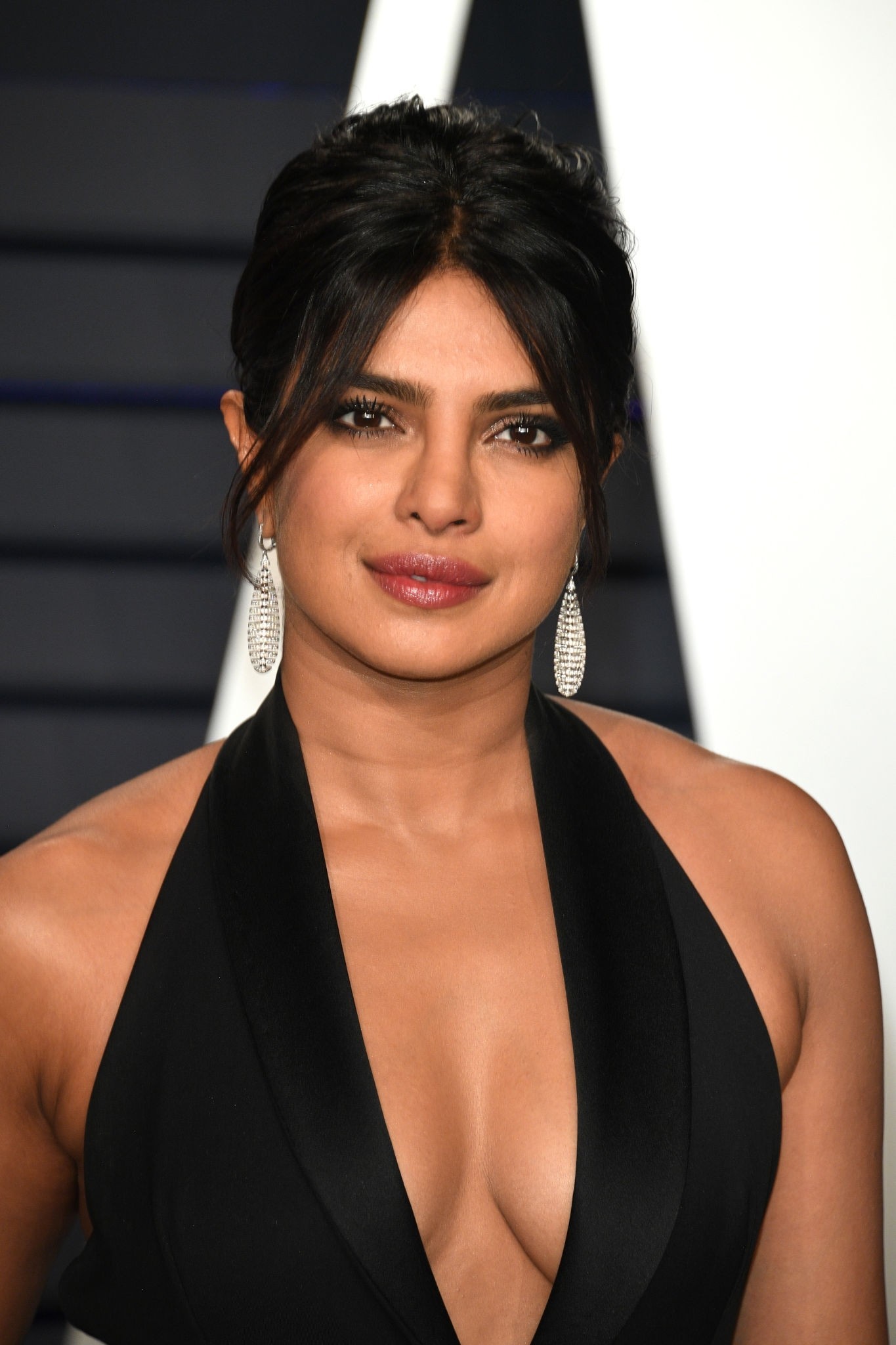 priyanka-chopra-sexy-oscar-party-11 priyanka chopra sexy oscar party 11