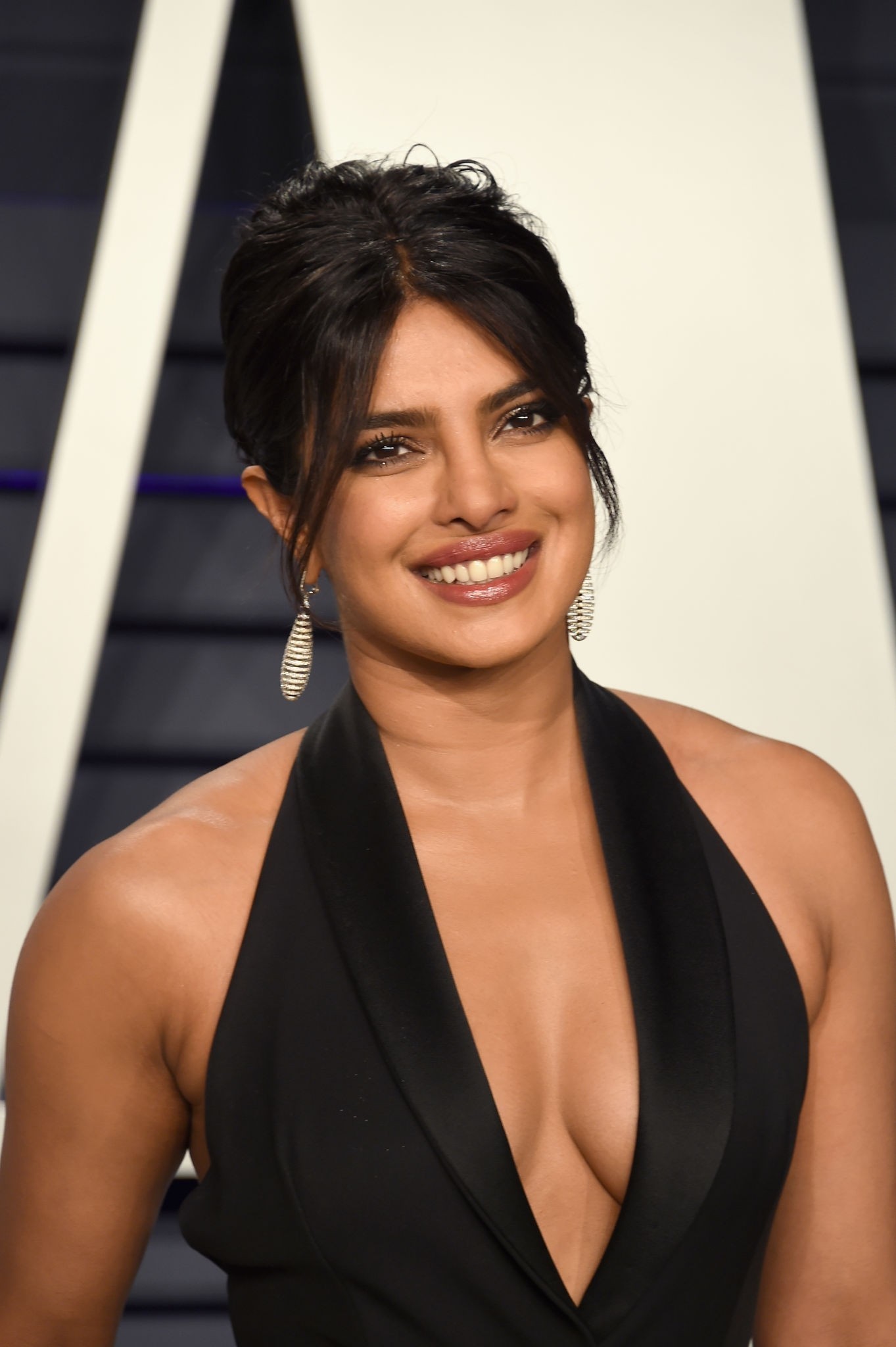 priyanka-chopra-sexy-oscar-party-2 priyanka chopra sexy oscar party 2