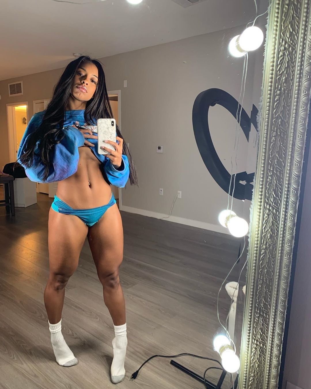 qimmah-russo-sexy-the-fappening-pro-26 Qimmah Russo Posing