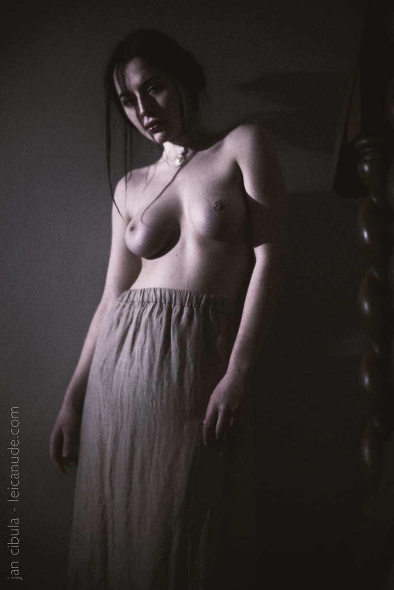 quinn-linden-nude-goth-model-11 quinn linden nude goth model 11