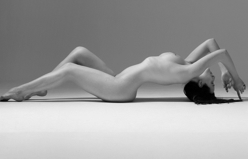 quinn-linden-nude-goth-model-16 quinn linden nude goth model 16