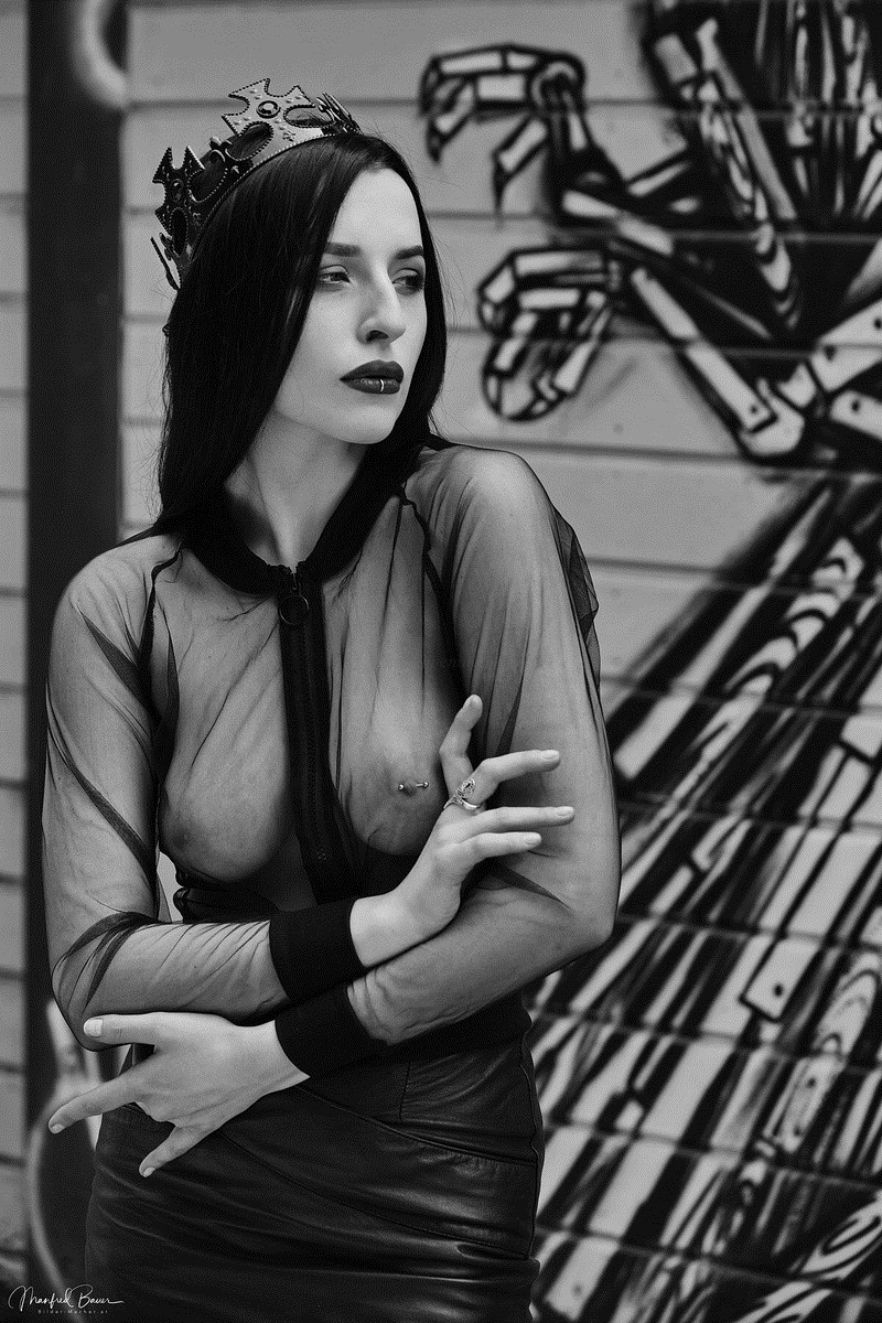 quinn-linden-nude-goth-model-3 quinn linden nude goth model 3