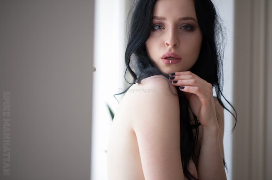 quinn-linden-nude-goth-model-39 quinn linden nude goth model 39