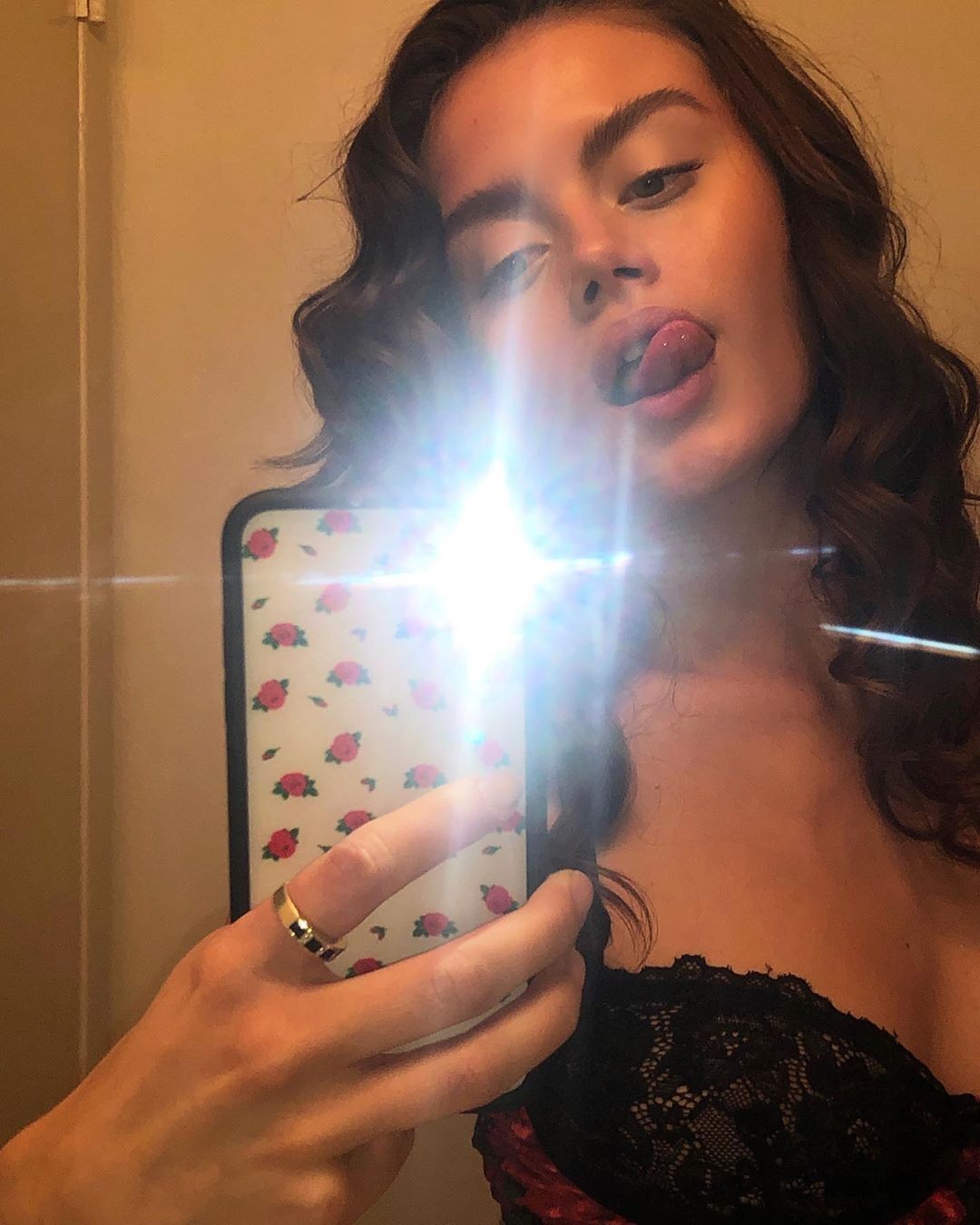 rachael-langes-selfie-and-cute-face-thefappening-pro-7 Rachael Lange Fappening Selfie