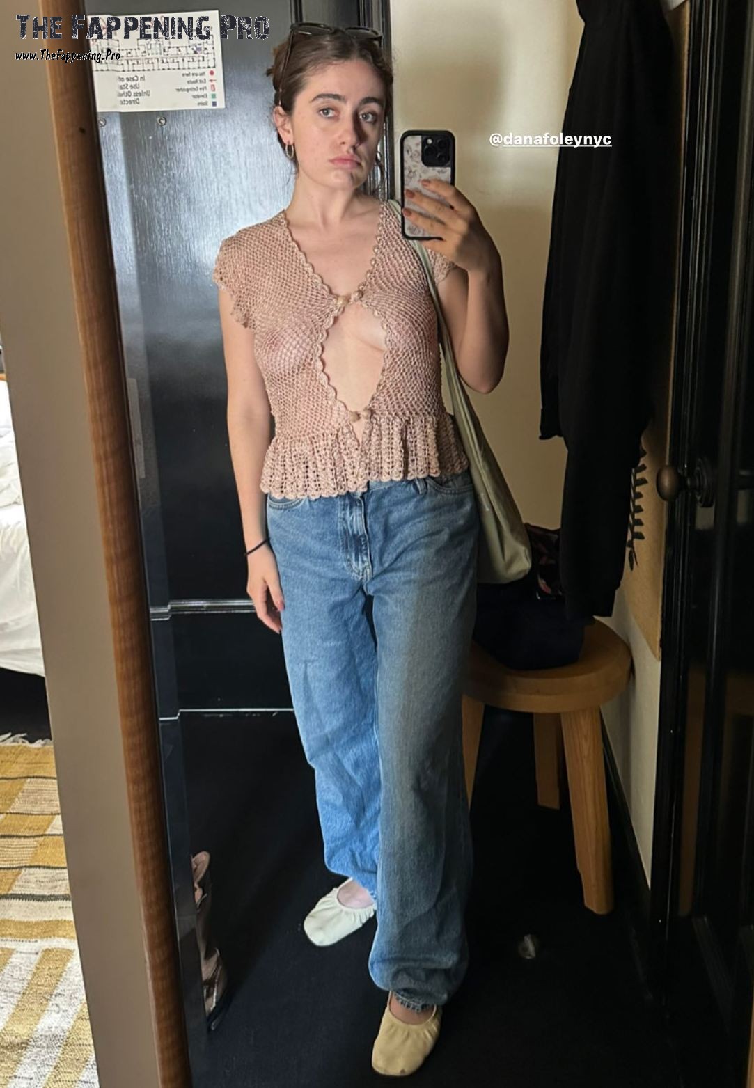 rachel-sennott-hot-selfie-thefappening-cfd-4 rachel sennott hot selfie thefappening cfd 4