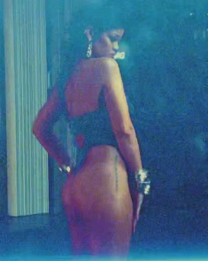 rihanna-announced-the-fenty-x-savage-2021-show-in-a-dress-on-her-nude-body-thefappening-cfd-6 Rihanna Hot