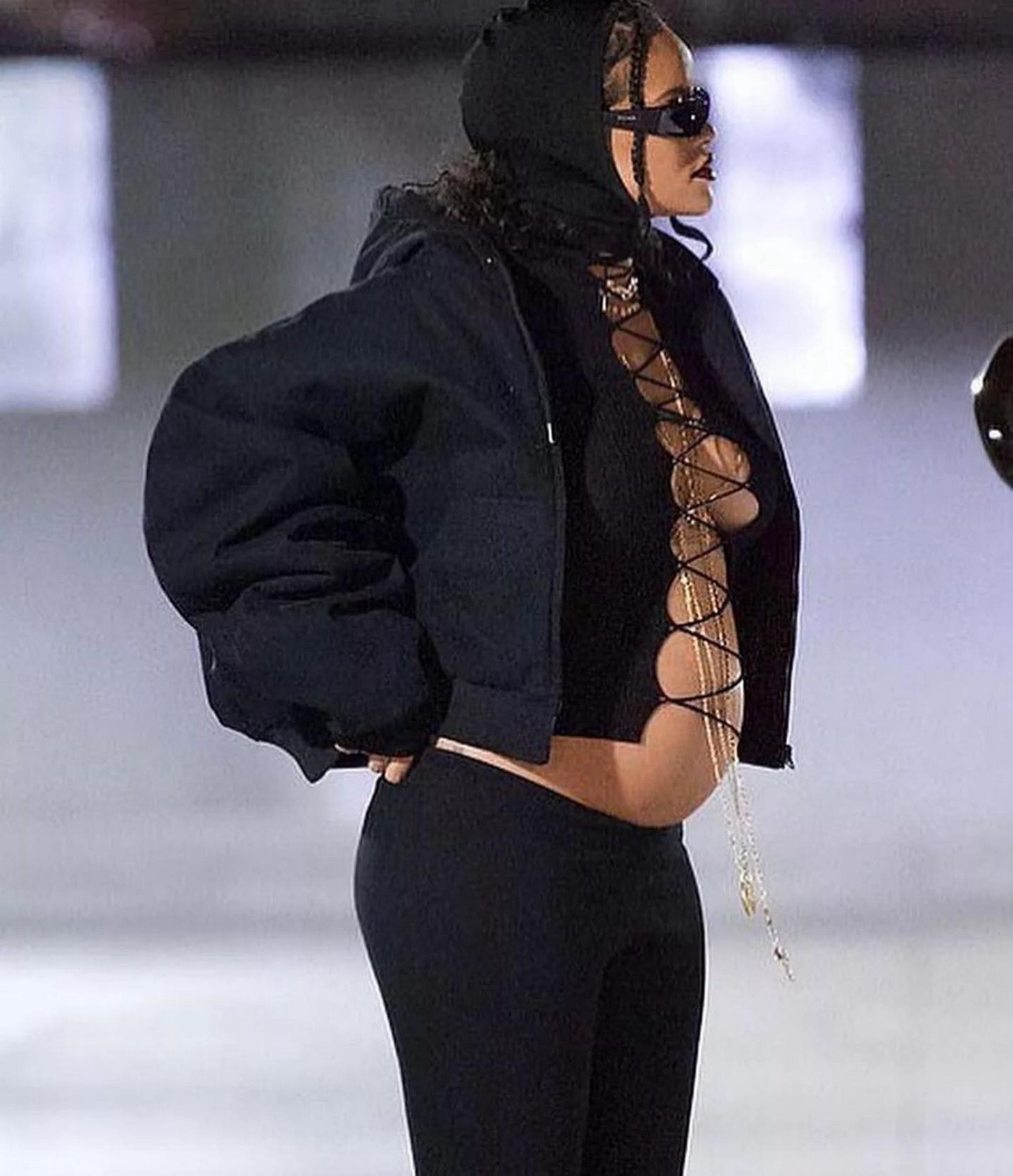 rihanna-blossoming-baby-bump-thefappening-cfd-2 Rihanna's Blossoming Baby Bump In LA (
