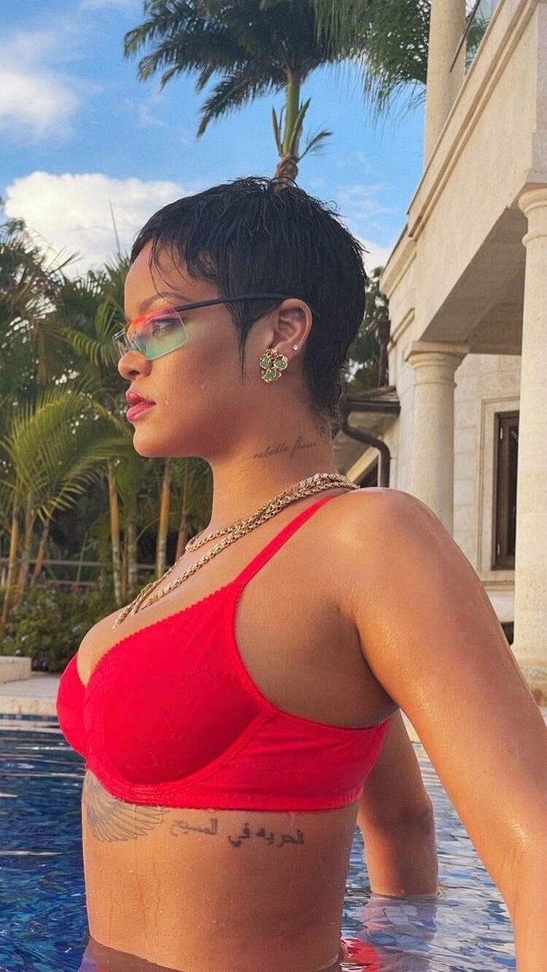 rihanna-hot-in-red-lingerie-thefappening-cfd-2 rihanna hot in red lingerie thefappening cfd 2
