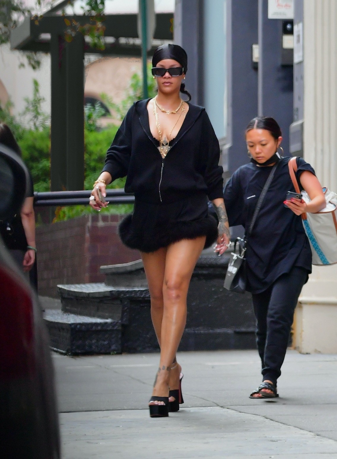 rihanna-in-a-hoodie-dress-exposing-her-sexy-legs-and-tits-thefappening-cfd-3 Rihanna Hot