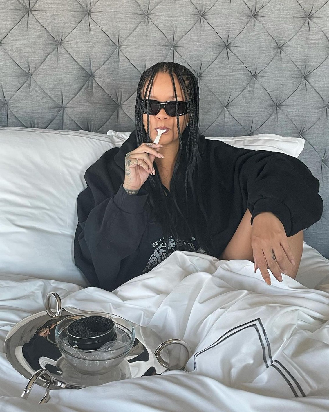 rihanna-in-raf-simons-hoodie-thefappening-cfd-1 Rihanna Fappening