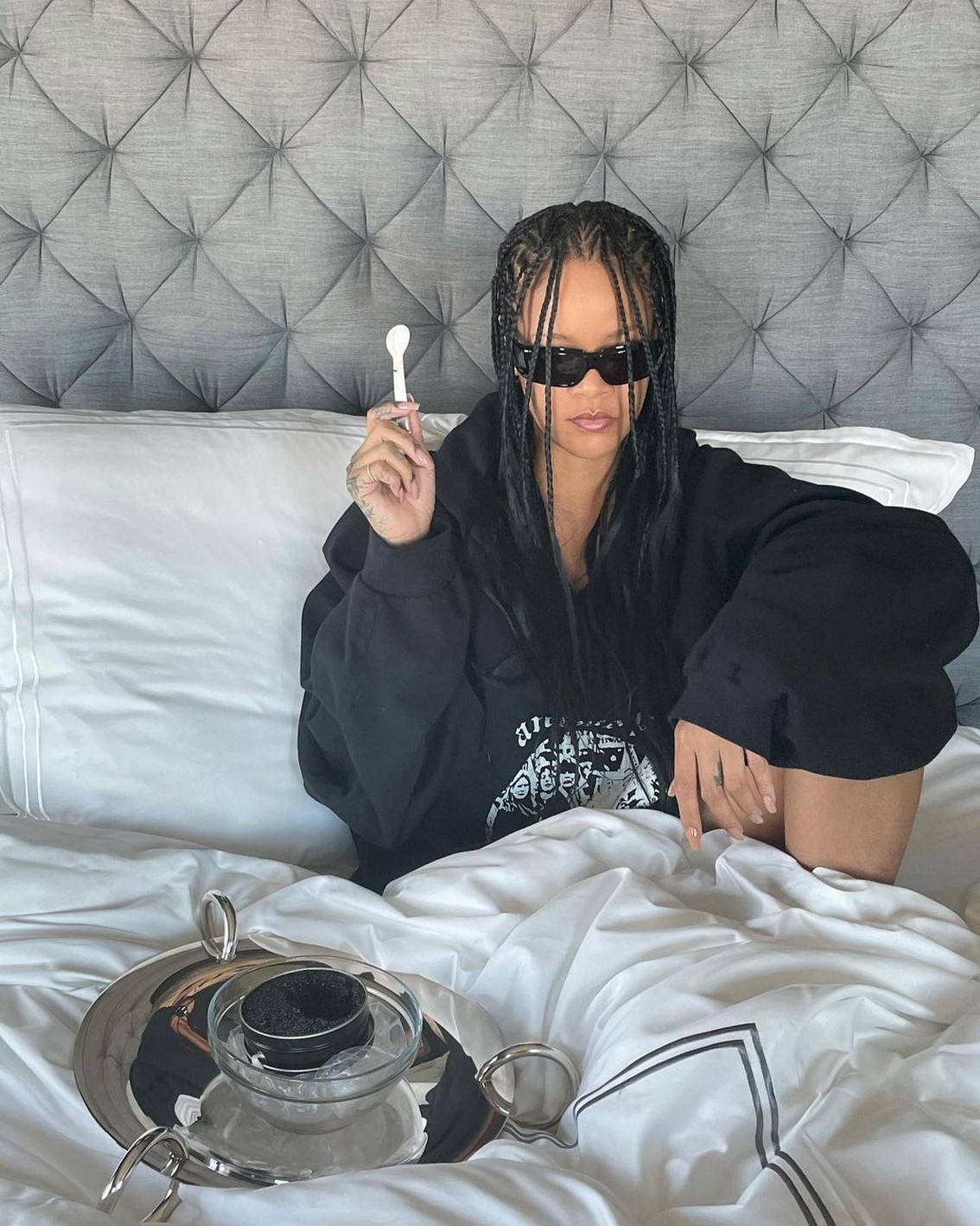 rihanna-in-raf-simons-hoodie-thefappening-cfd-2 Rihanna Hot