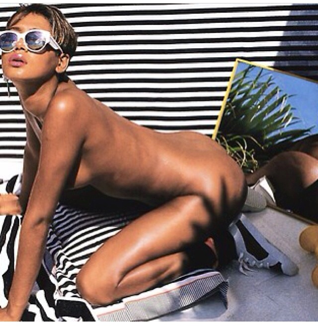 rihanna-naked-15 Rihanna Nude Photo
