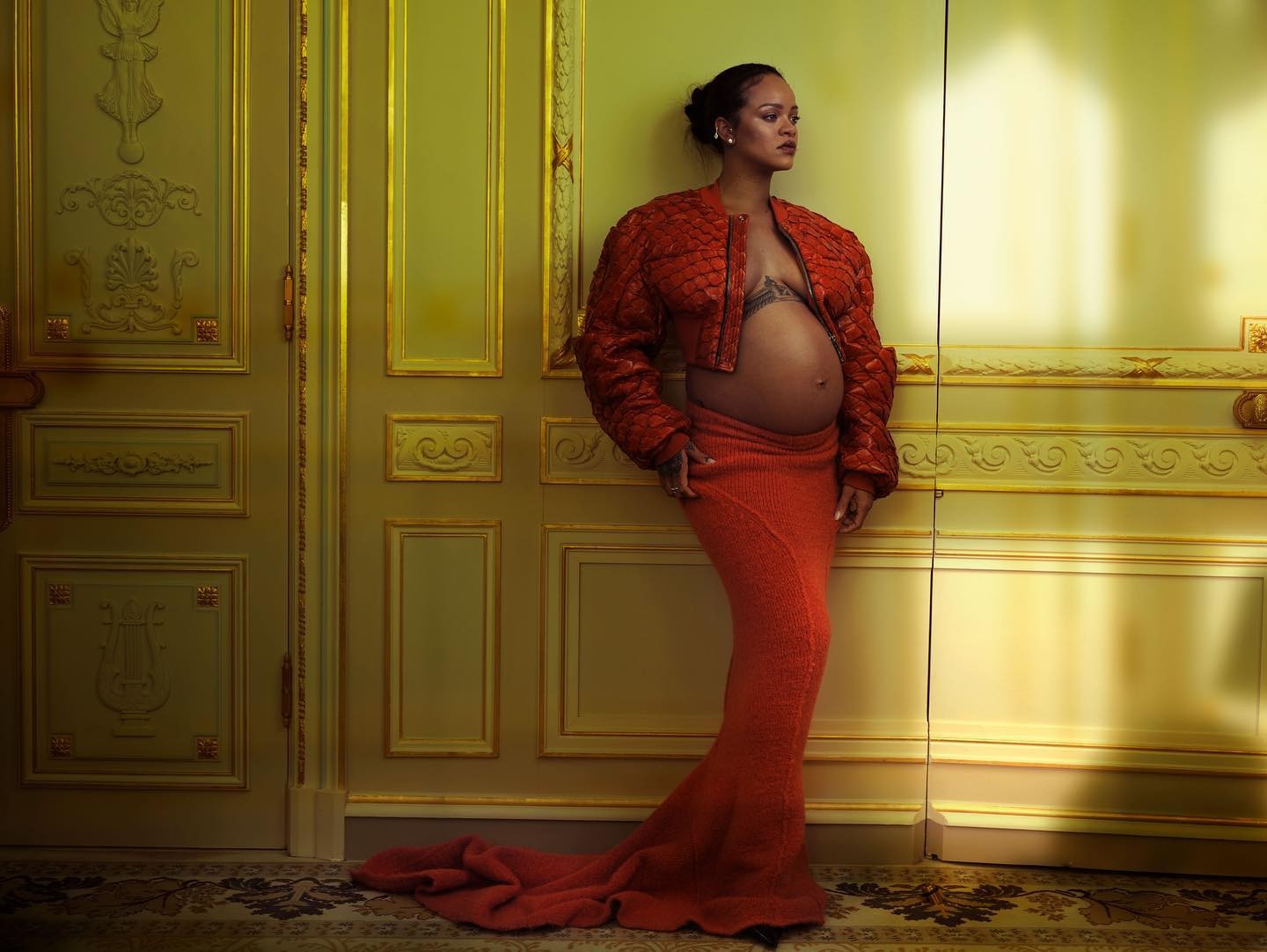 rihanna-naked-and-pregnant-for-vogue-thefappening-pro-1 Rihanna Preggo Topless