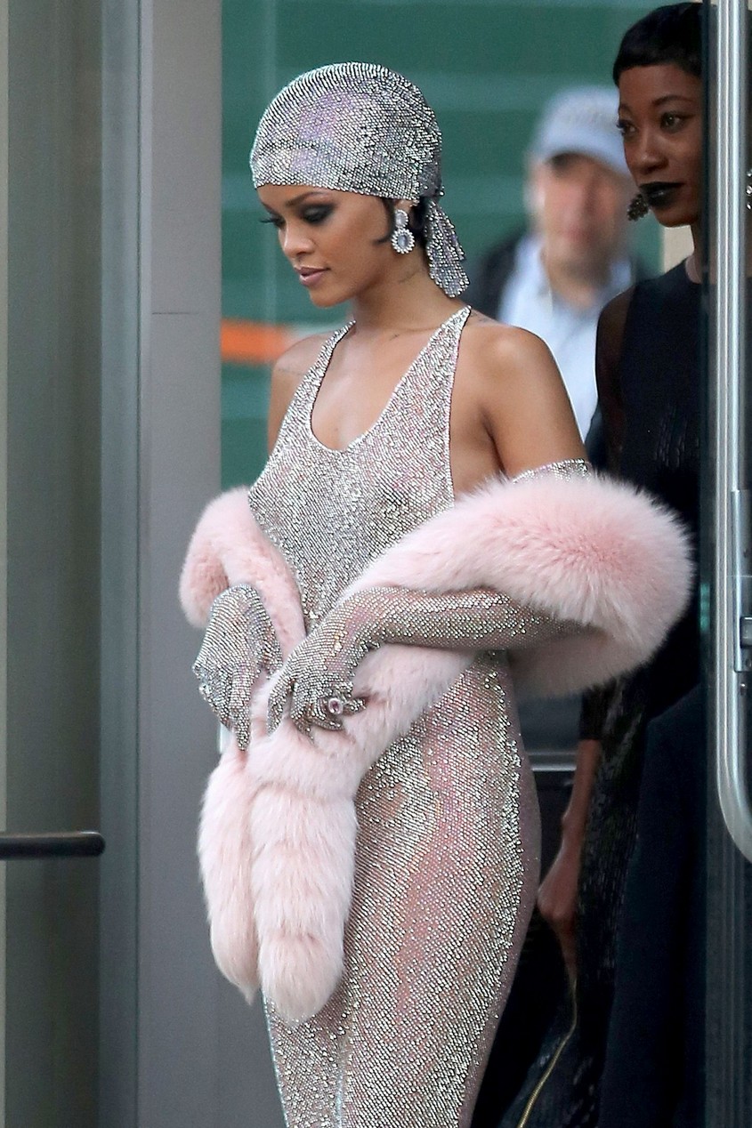 rihanna-naked-dress-thefappening-cfd-103 rihanna naked dress thefappening cfd 103