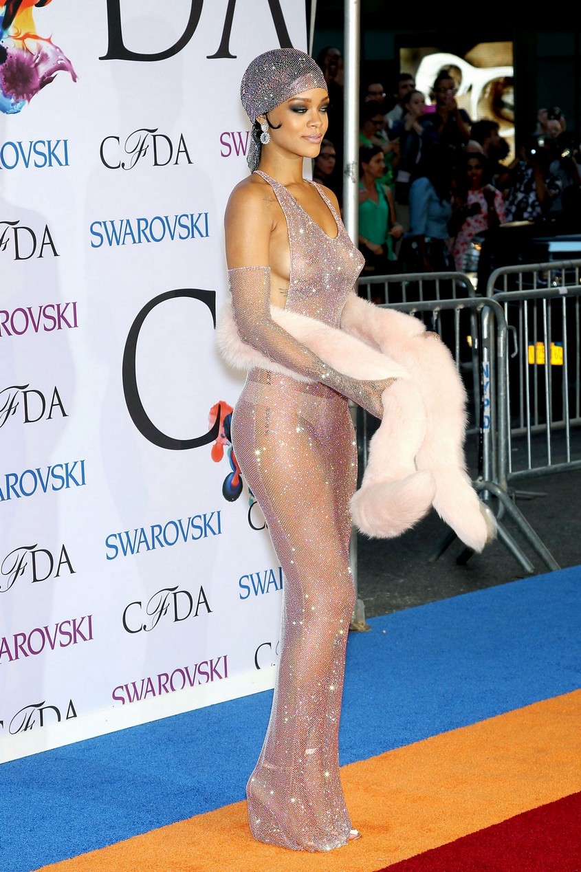 rihanna-naked-dress-thefappening-cfd-29 rihanna naked dress thefappening cfd 29
