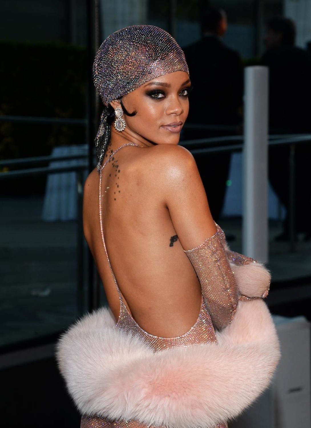 rihanna-naked-dress-thefappening-cfd-33 rihanna naked dress thefappening cfd 33