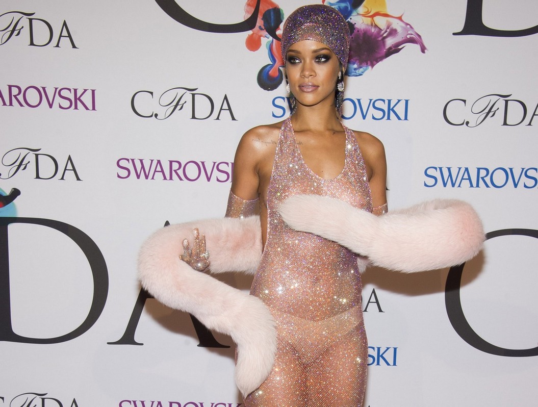 rihanna-naked-dress-thefappening-cfd-99 rihanna naked dress thefappening cfd 99