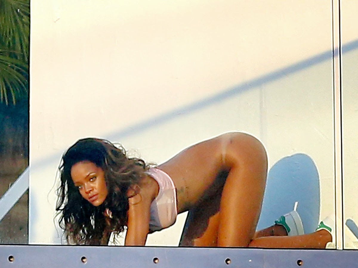 rihanna-nude-the-fappening-pro-16 rihanna nude the fappening pro 16