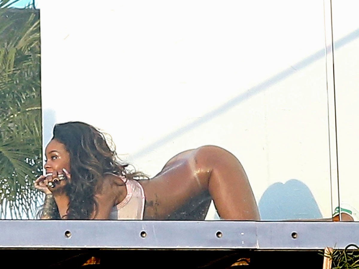 rihanna-nude-the-fappening-pro-20 rihanna nude the fappening pro 20