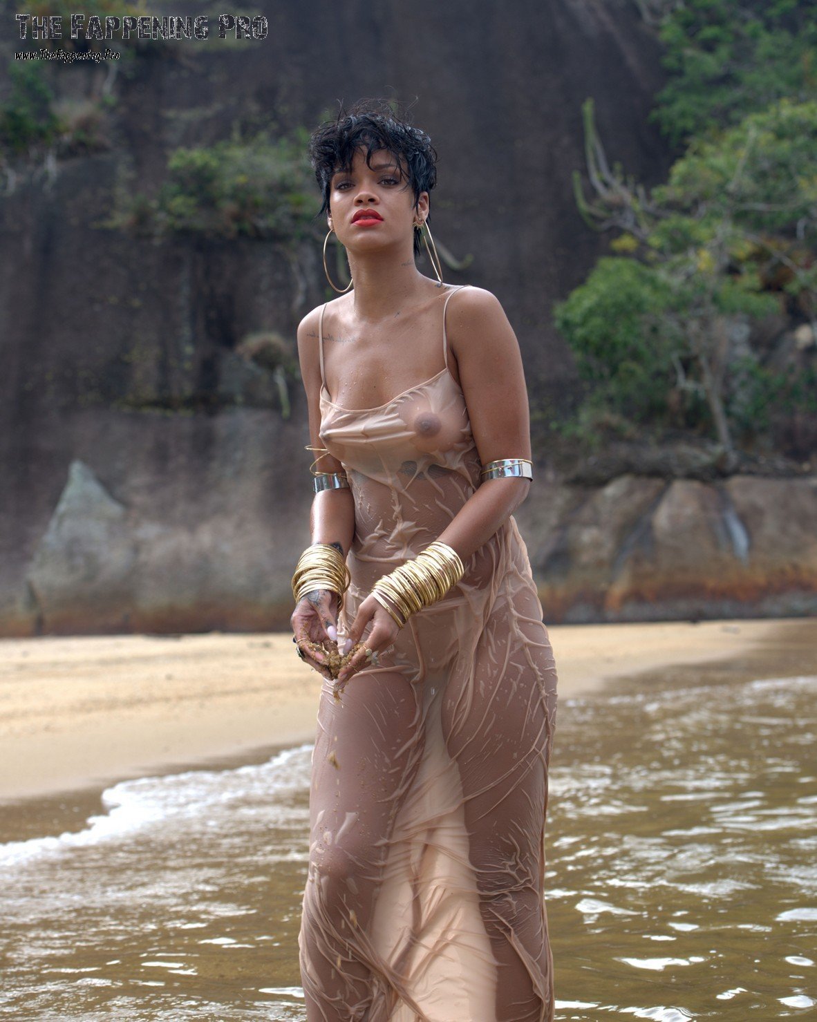 rihanna-nude-young-thefappening-cfd-34 rihanna nude young thefappening cfd 34