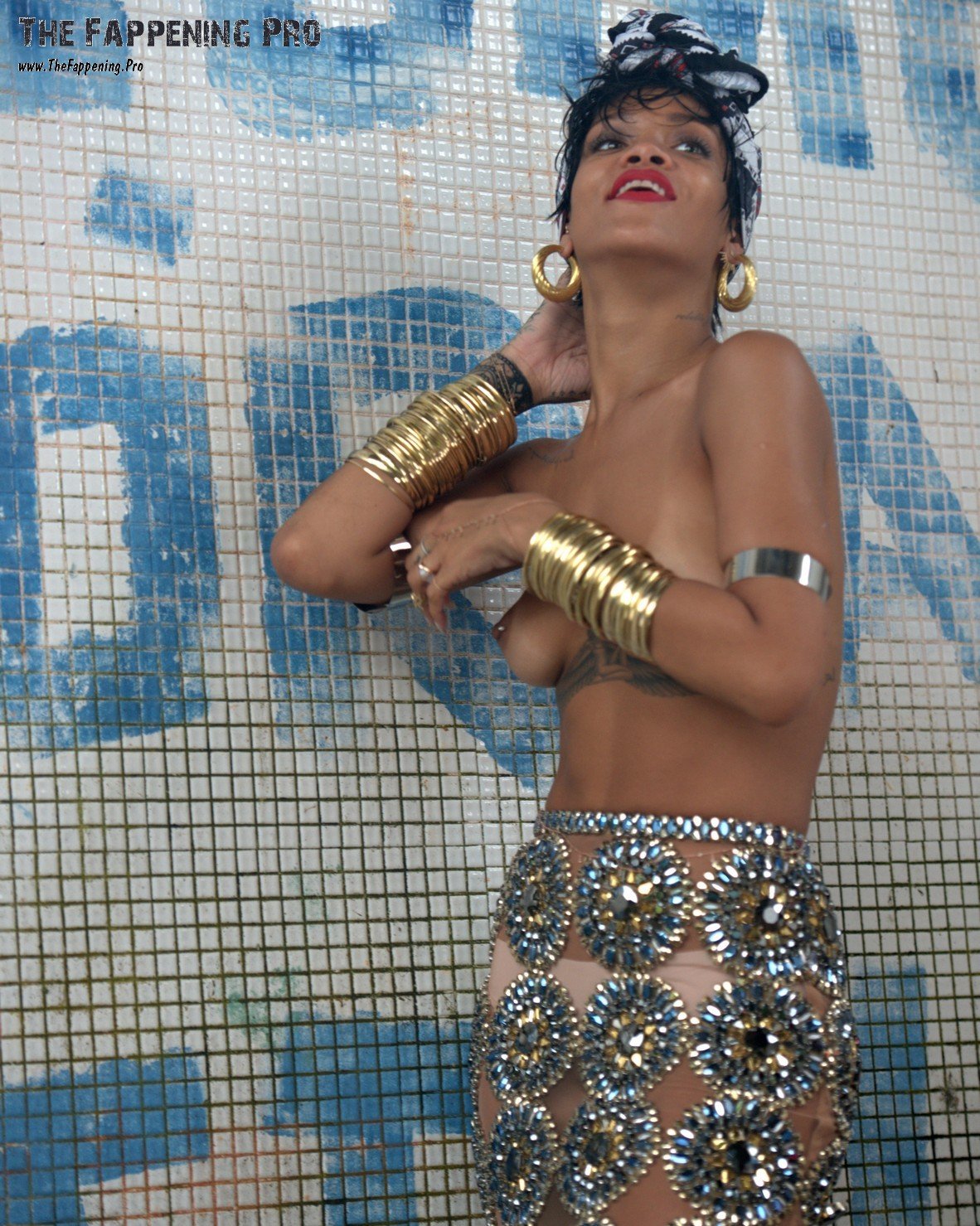 rihanna-nude-young-thefappening-cfd-8 rihanna nude young thefappening cfd 8